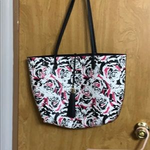 Roses Print Tote Bag